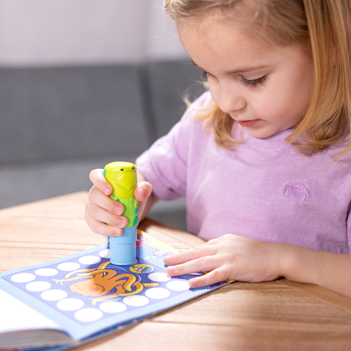 Sticker WOW!™ Activity Pad & Sticker Stamper - Sea Turtle