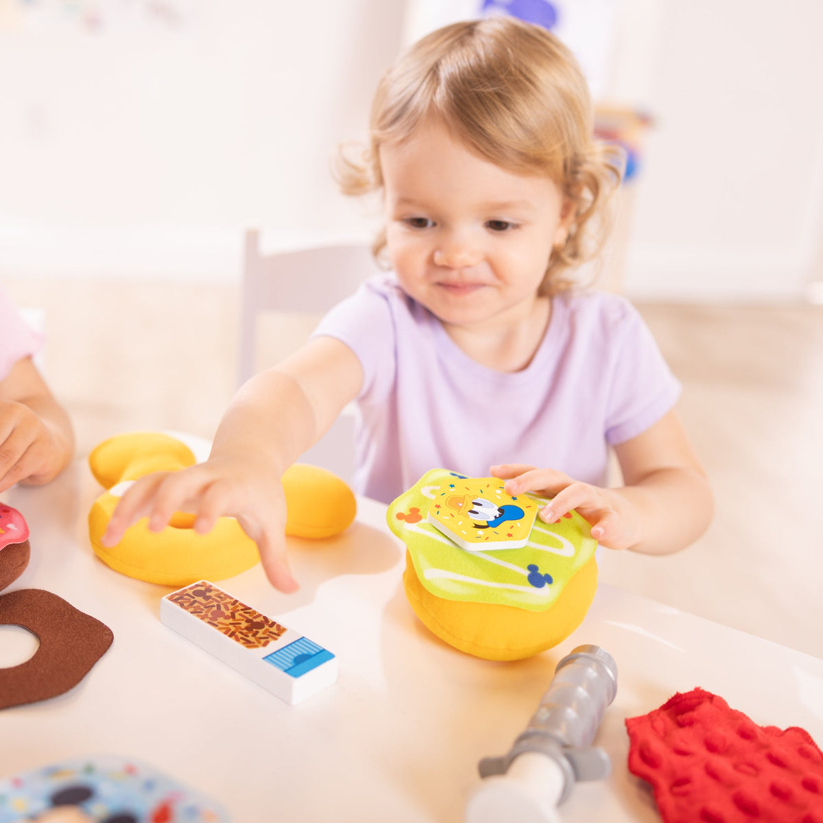 Disney Fill and Top Character Donuts Play Set